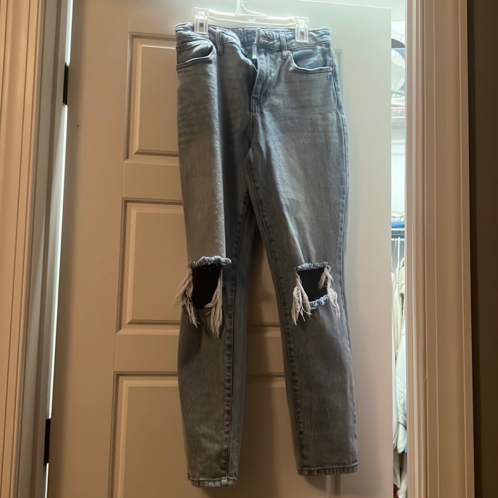 Women’s mom jeans, too big for me, im great condition size small